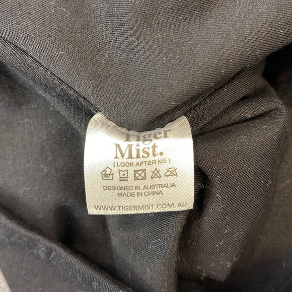 TIGER MIST Fitted Top with Clasp - Picture 7 of 9